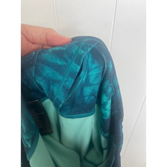 The North Face Green Tropical Cropped Active Wear Leggings Size XL - Picture 8 of 9